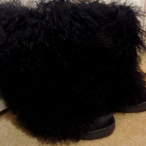 BEARPAW LONG HAIR SHEEP FUR BOOTS(NEW With BOX)